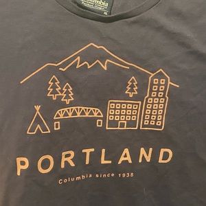 Columbia t-shirt